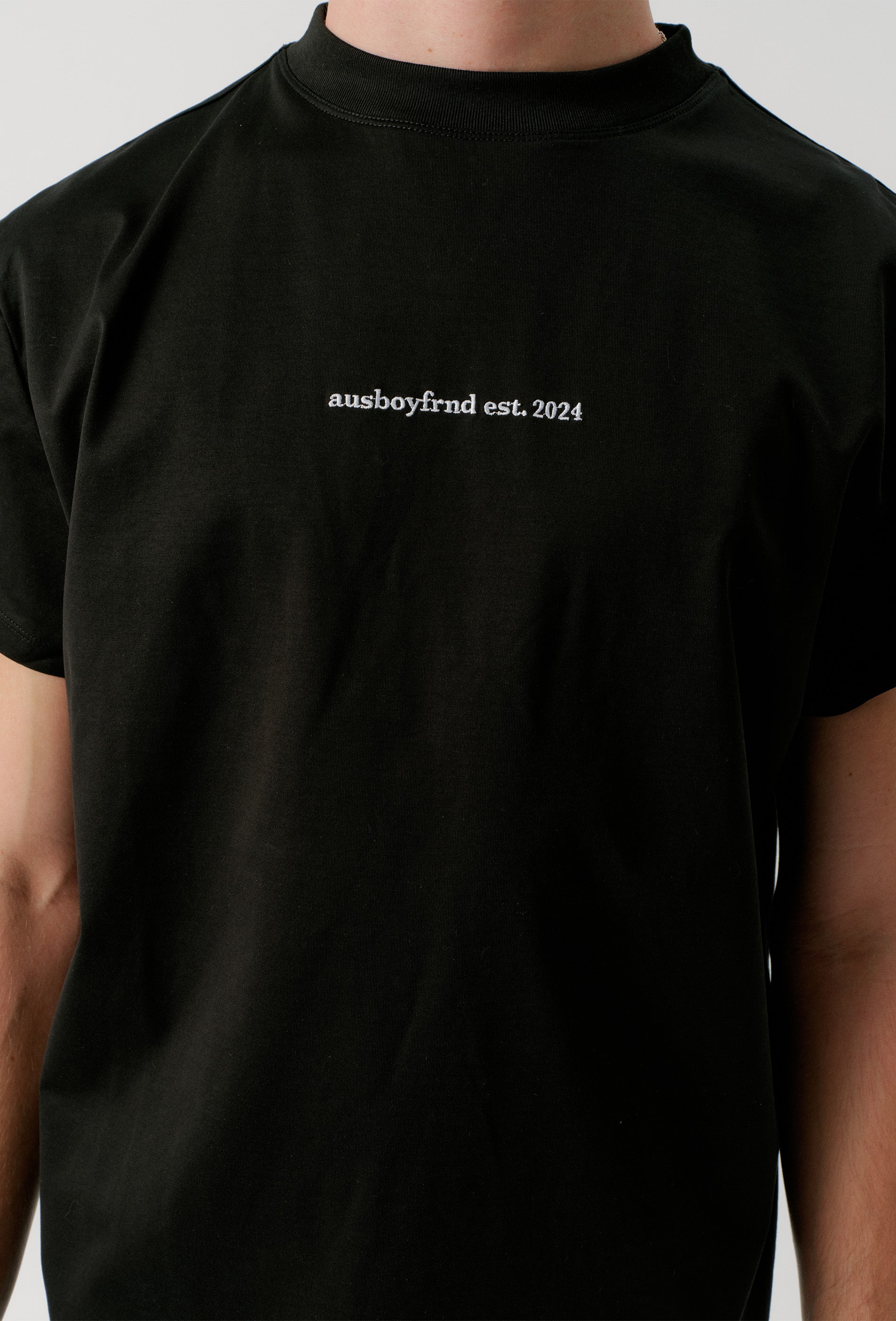 LUXURY TEE - BLACK